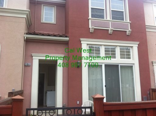 Beautiful Tri-Level Town Home with Amazing Features in San Jose! property image