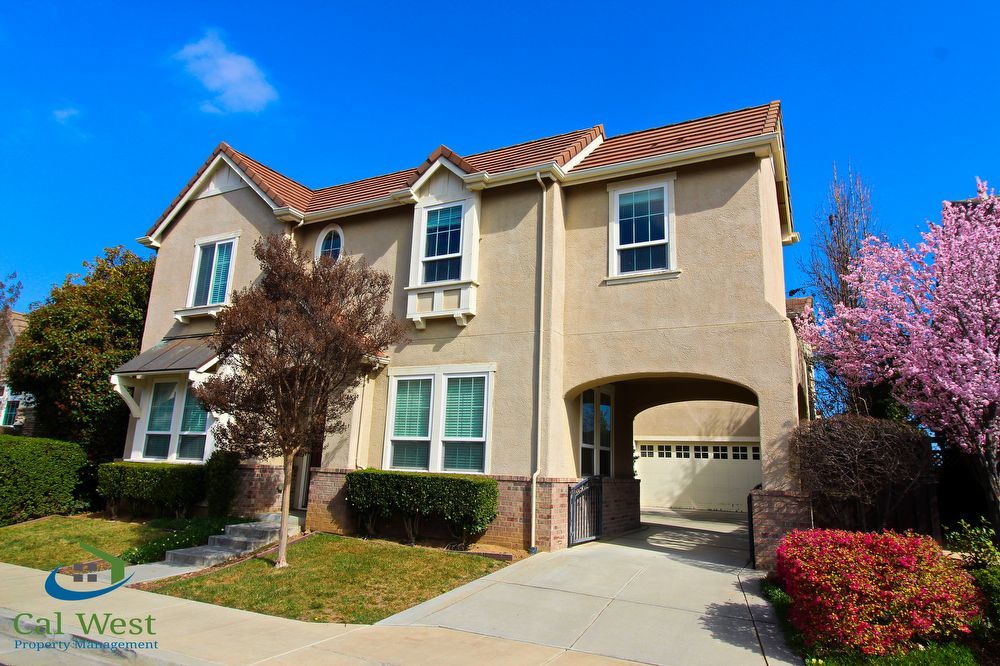 $3,800 - 4 bed 3.5 Bath 3334 square feet, Two Story Home in Tranquil Mesa Ridge, Gilroy property image