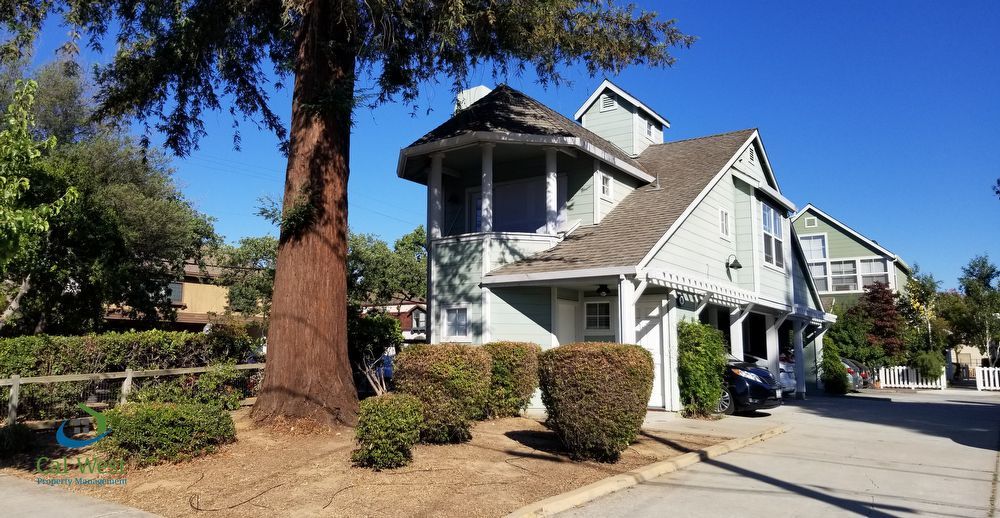 $2195 - Adorable Doll House in the middle of Downtown Morgan Hill property image