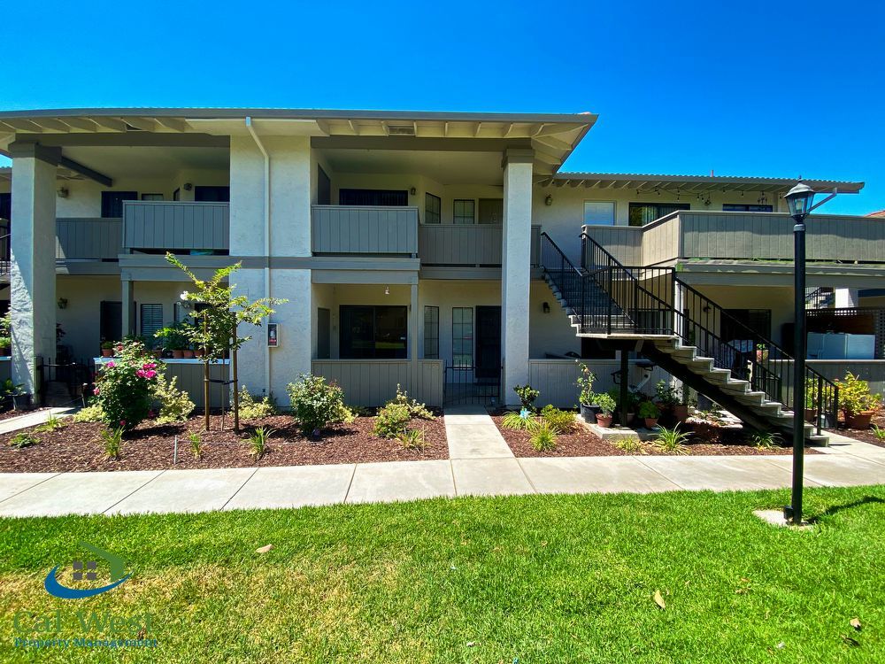 $2395 - Remodeled 2 Bed/2 Bath Townhome in Kenbrook Community property image