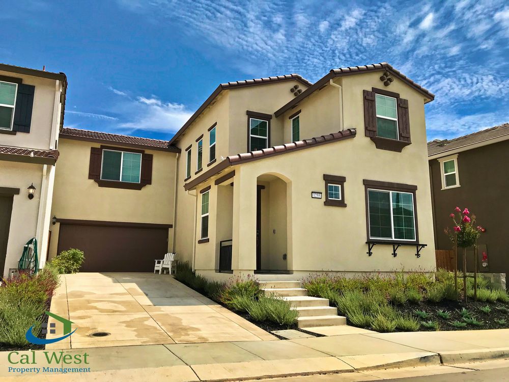 $3695 - 4bd/3ba Beautiful New Home in Gilroy with solar panels property image