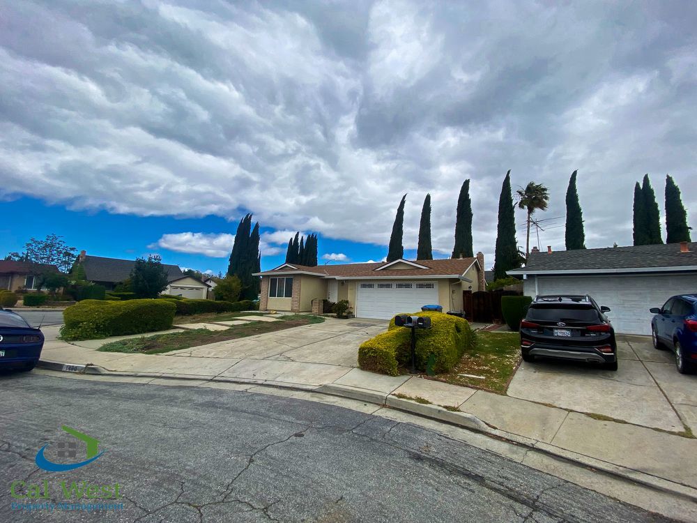 $3695-Beautifully Remodeled 4 Bed/2 Ba Home near Silver Creek Highschool property image