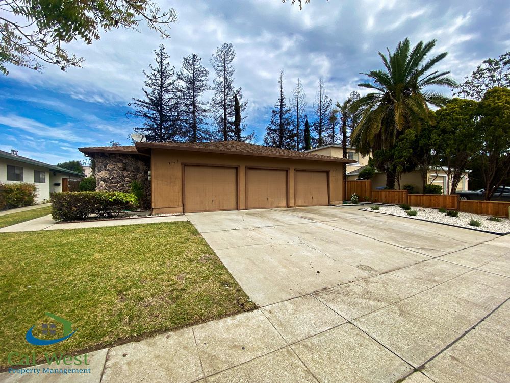 $2995-Spacious 3 Bd/2 Ba Duplex with 2 Car Garage/Blossom Valley Neighborhood property image