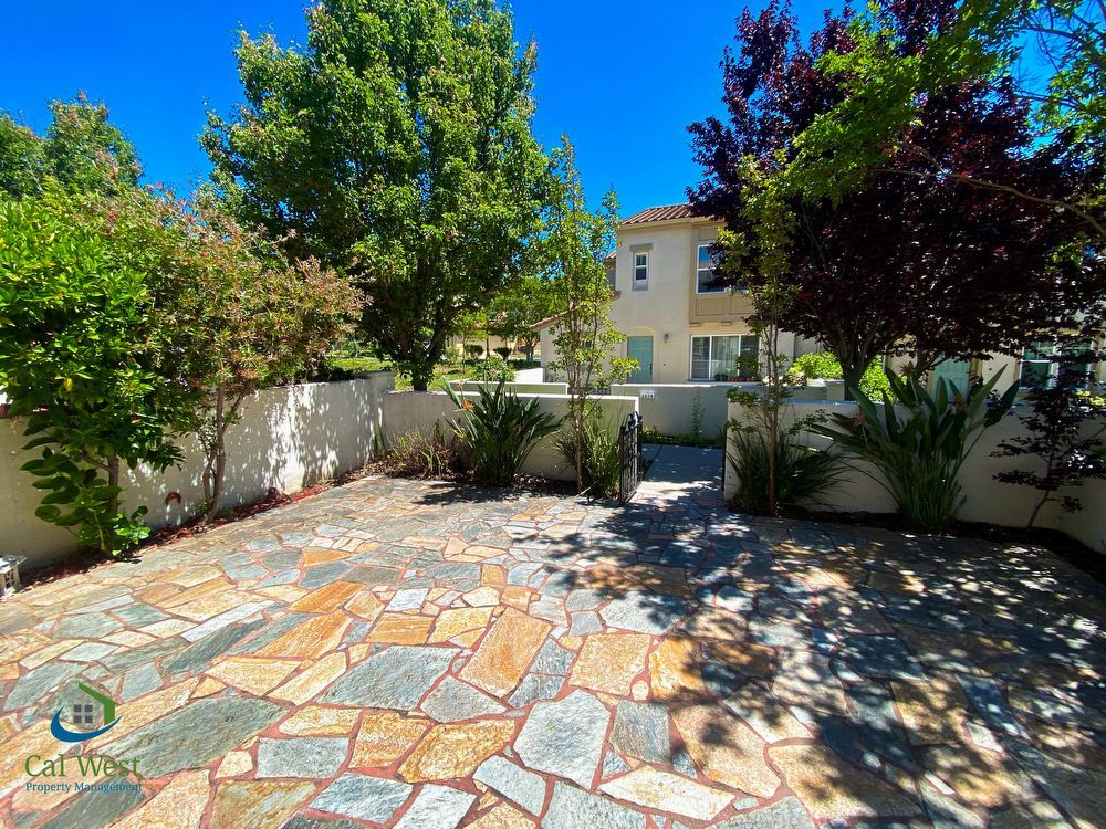 $3695 - 3 BED/2.5 BATH Two Story Town House in Mirassou Vineyards property image