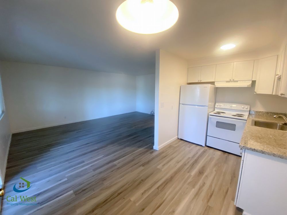 $2295 - Remodeled 2 Bed/1 Bath Apartment in Japan town property image