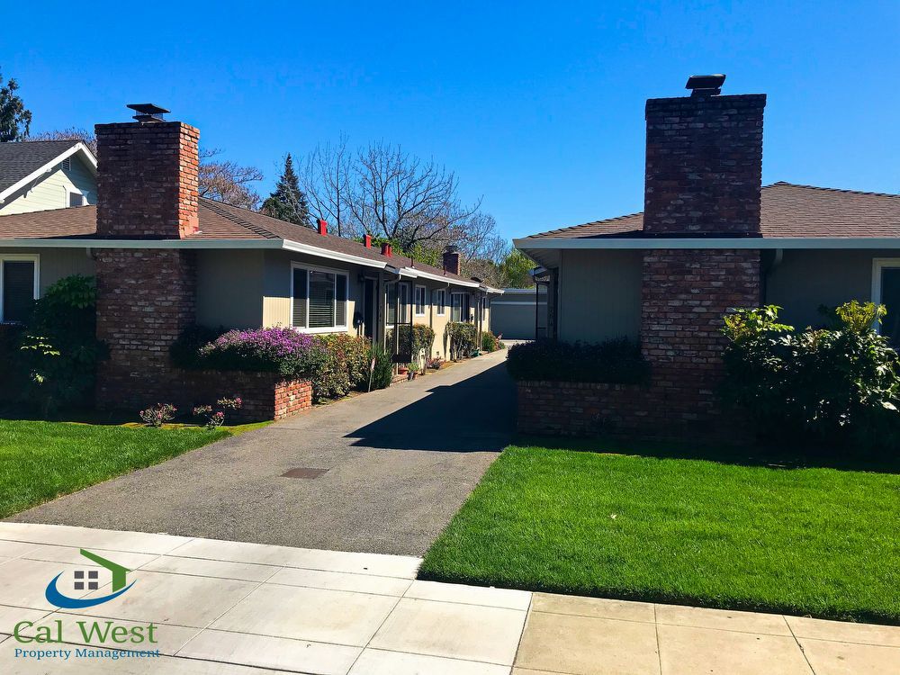$2495-2 Bed/1 Bath Updated Duplex with Detached Garage in Willow Glen! property image