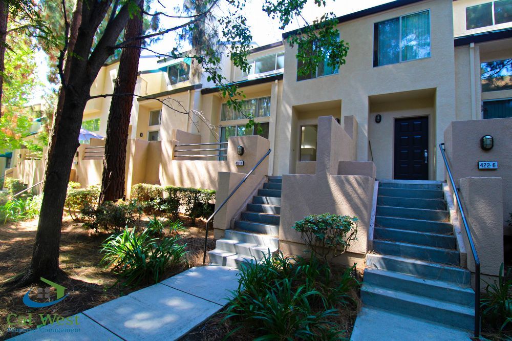 $3295 - 2 Bed/2 Bath Townhome Near Montague Expy & River Oaks Pkwy property image