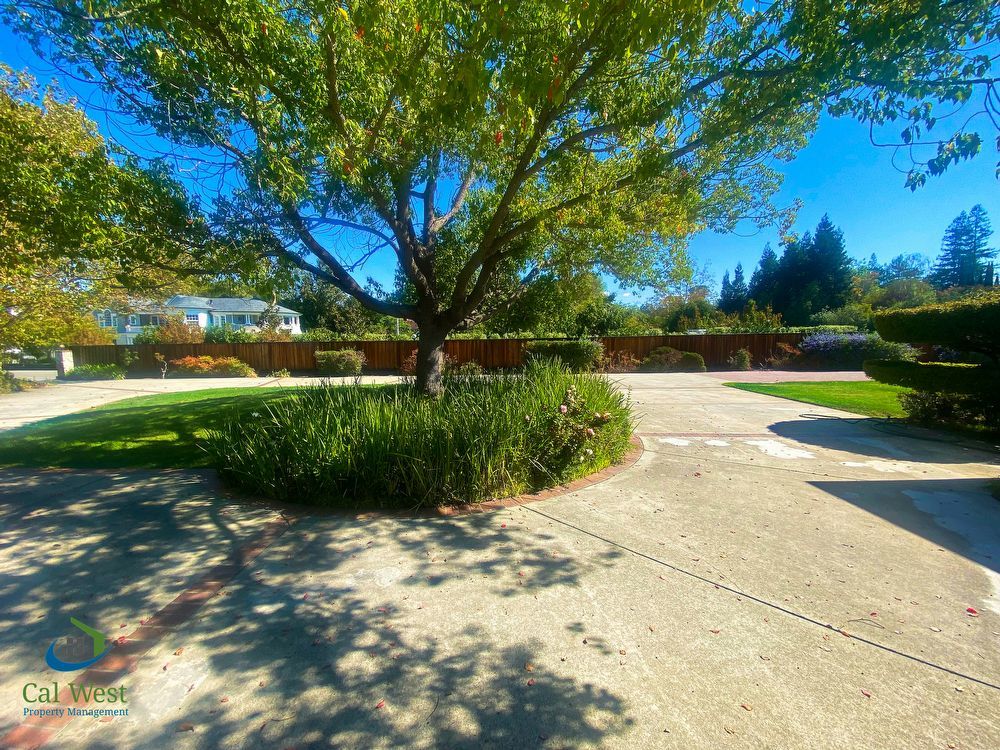 $9595 - 6 Bed/4.5 Ba Executive Home in Los Altos HIlls/With Pool/Separate Inlaw Unit property image