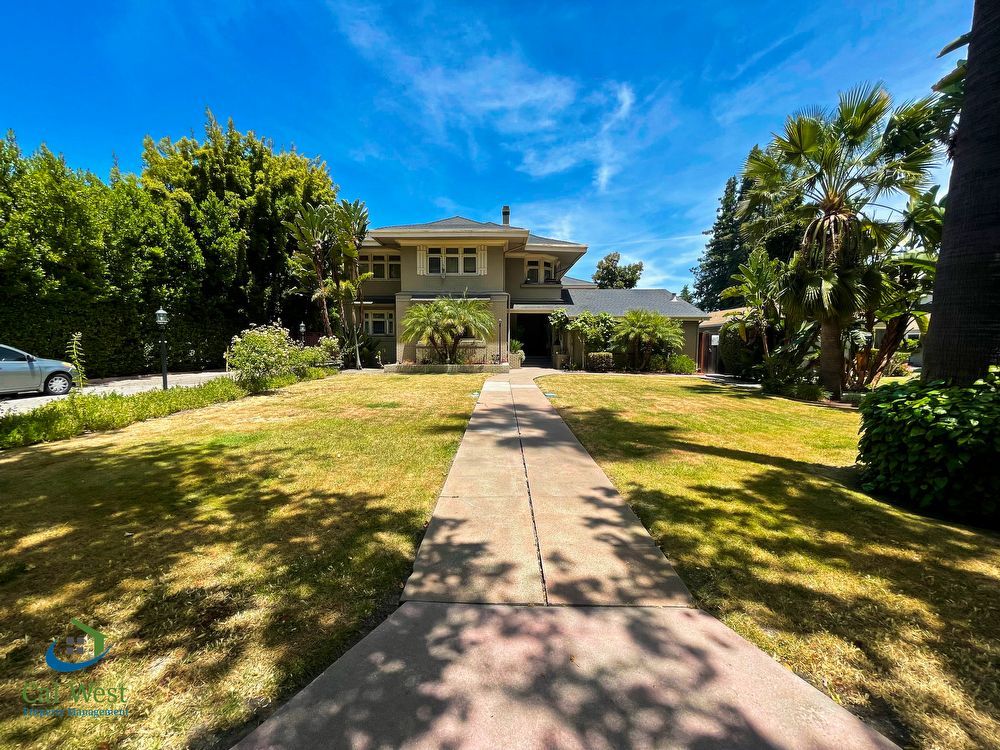 $1995-1 BD/1 BA Upstairs Apartment in Historic Rose Garden neighborhood! property image