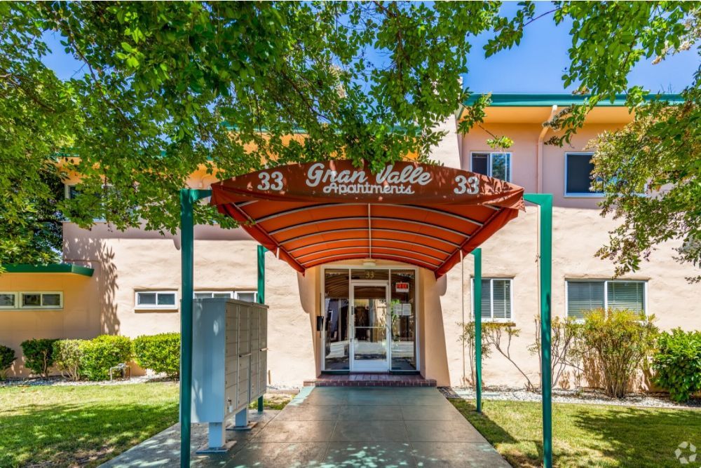 $1950 - Spacious 1 Bedroom Upstairs Unit! Downtown San Jose near Light Rail! property image