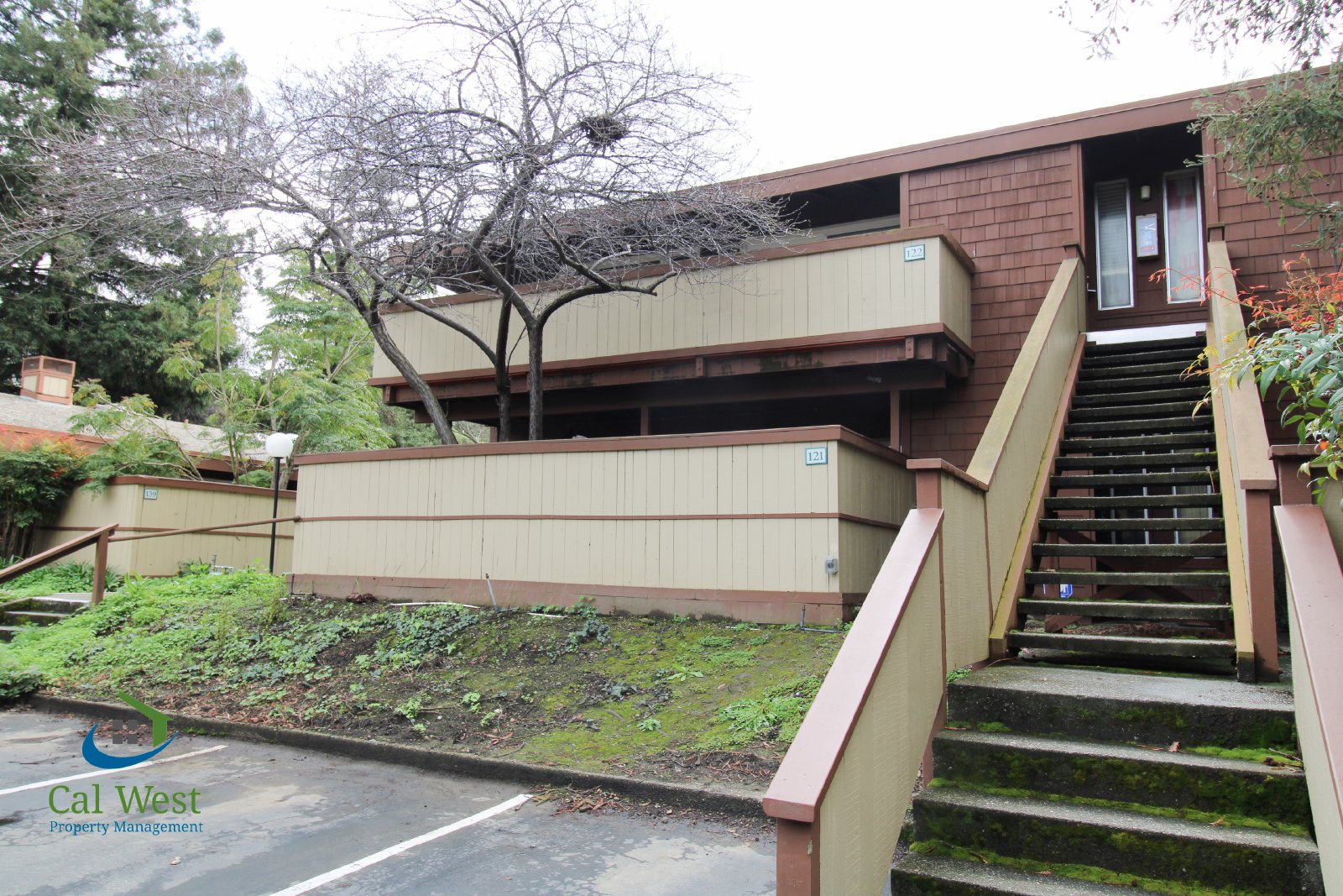 $2195 - Remodeled Upstairs 1 Br / 1 Ba Condo in Great Mtn View Location property image