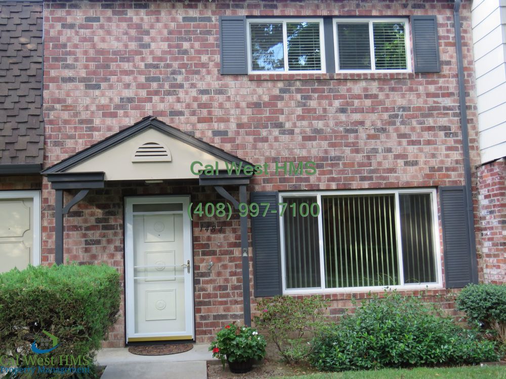 Beautiful 2 Story 3 Bd 1.5 Bath Willowbrook Townhome property image