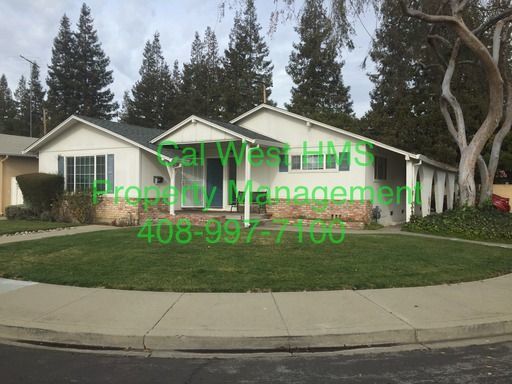 Beautiful 3/2 Bath Home Tucked Away in Prime Santa Clara Location property image