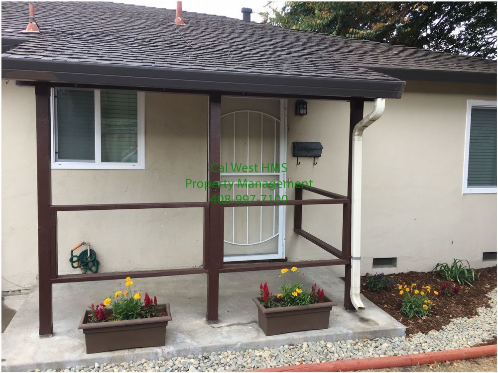 $2295 2 Bed/1 Bath Remodeled Willow Glen Duplex with Attached Garage!! property image