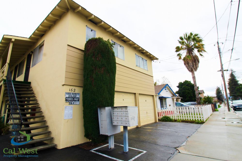 Remodeled 1 bedroom 1 bath unit located near Rose Garden property image