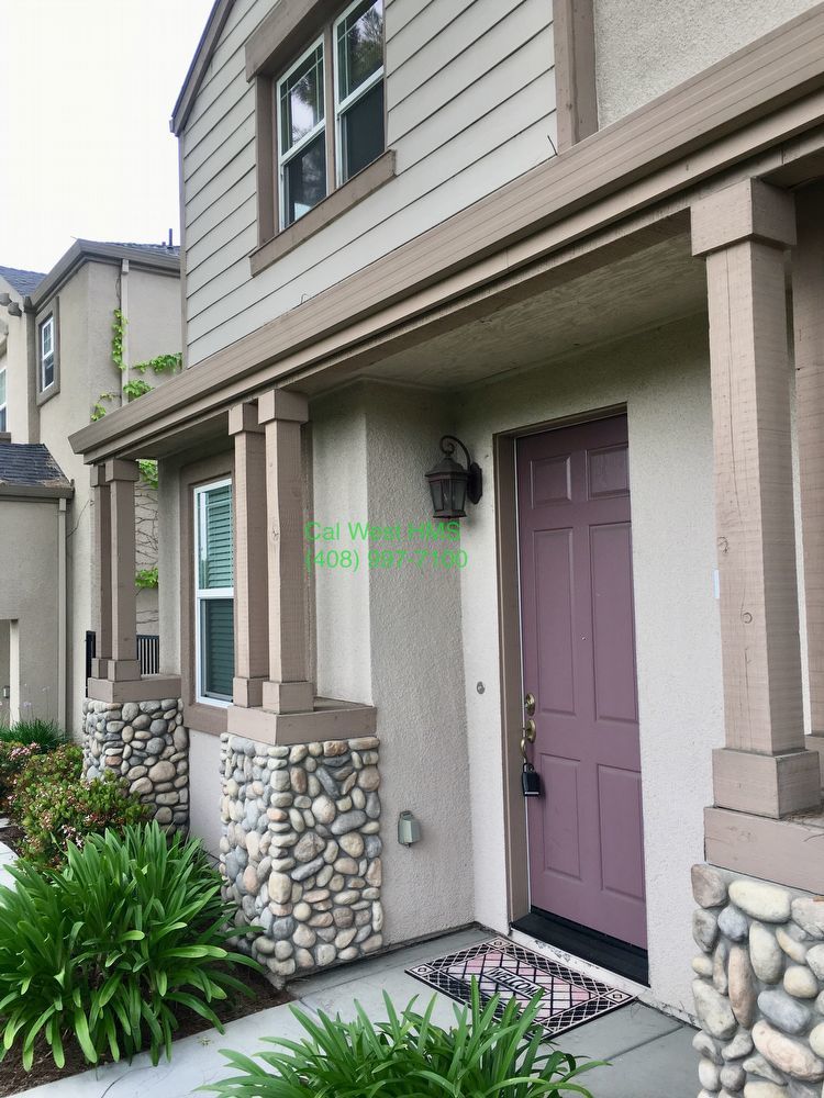 $3,600- 4 BD/2.5 BA Home - Newer Development, View of Golf Course and Mountains! property image