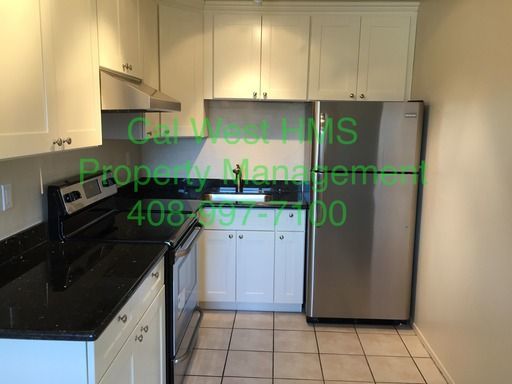 $2495 - Upstairs 2 Bedroom 1 Bath Remodeled Kitchen property image