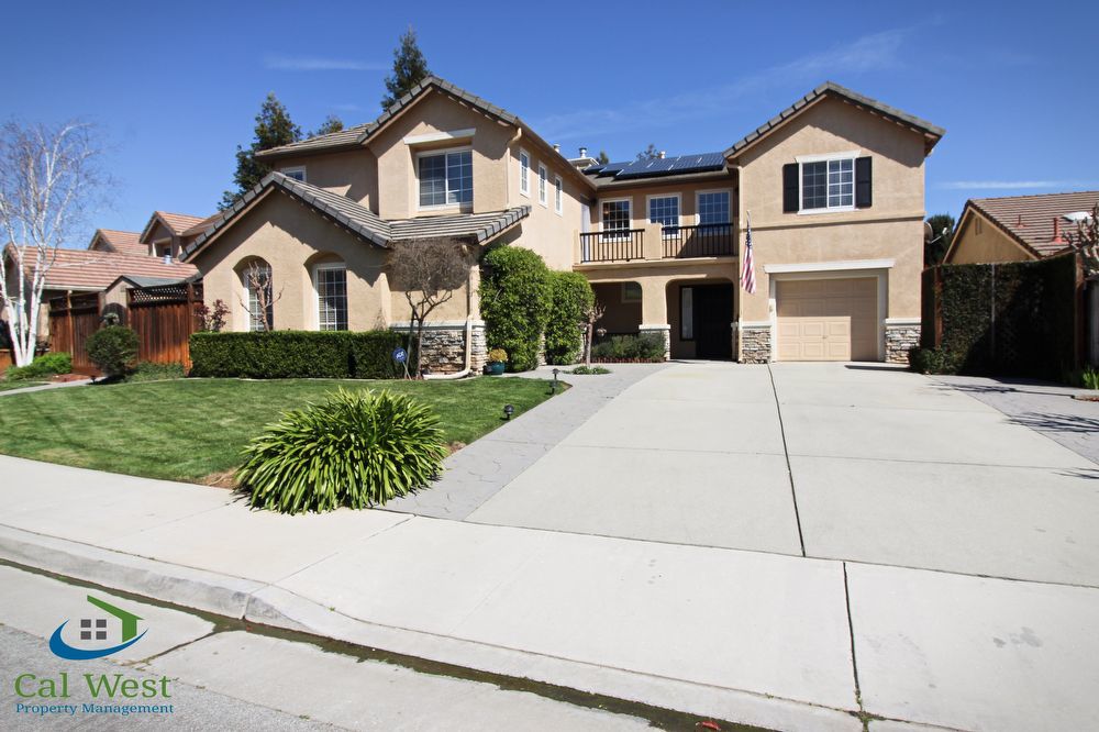 Beautiful 5 Bedroom 3.5 Bathrooms 3465 sq. ft. home nestled near the west mountain range in Gilroy w property image