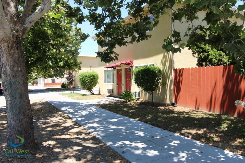 $2,195-Downtown 2 Story-2 Bedroom Duplex with Fireplace property image