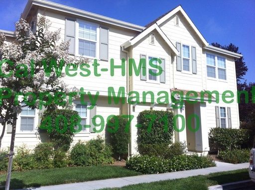 Large, Newer Two-Story Corner Home Located in Oak Commons in Gilroy property image