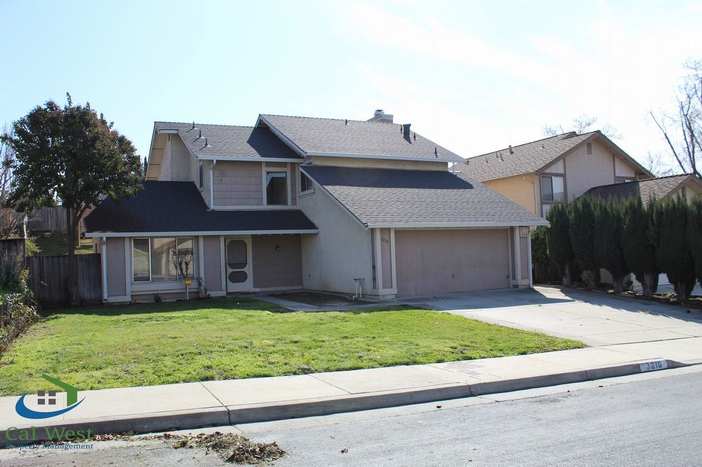 $3,495-2 Story 4 BD/2.5 BA Home w/New Carpet/Fresh Paint/Fireplace! property image